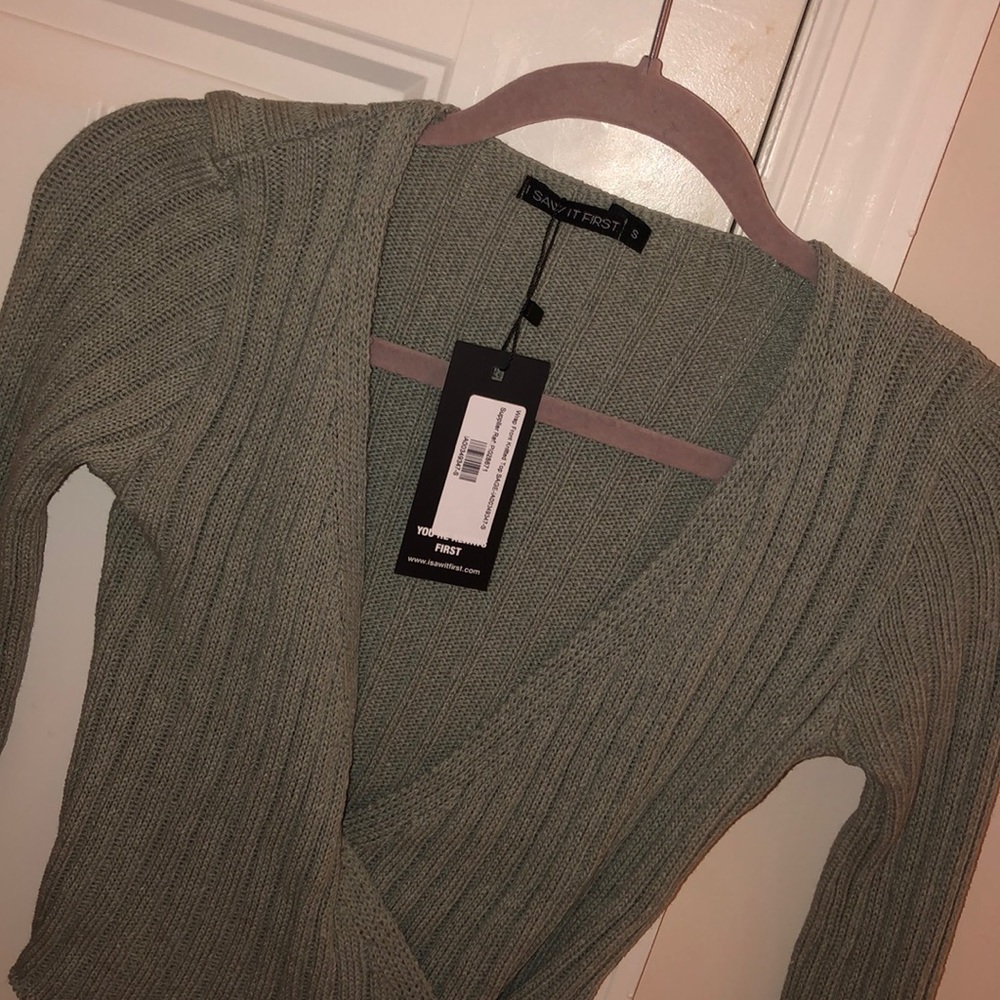 Sweater - Picture 3 of 4